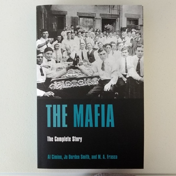 book Other - The Mafia. Paperback edition.